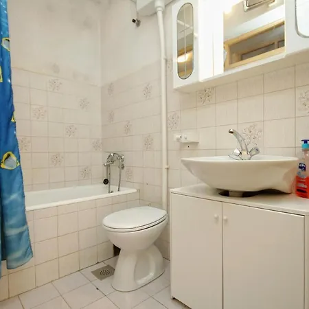 4437a Apartment Lumbarda
